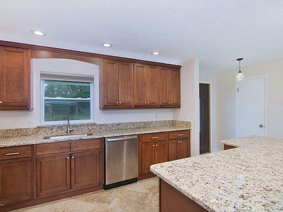 5th image of 850 S Montego Bay Dr