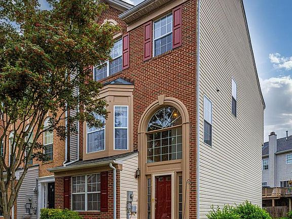 3rd image of 8851 Briarcliff Ln
