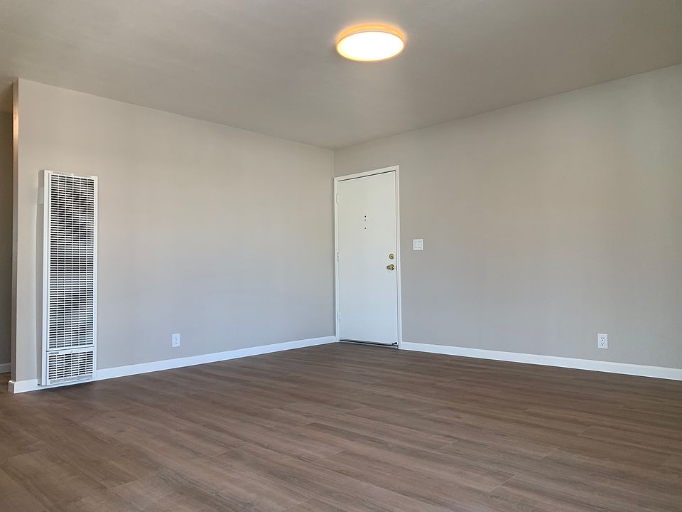 1st image of 871 Burbank Dr APT 4