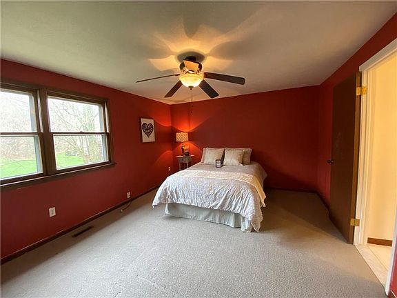 5th image of 71 Woodridge Trl