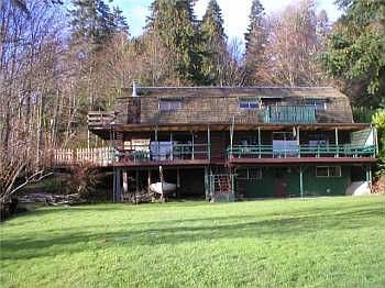 water front side house