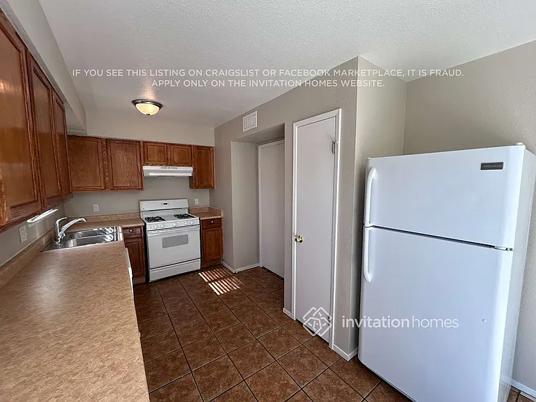 901 Calico Hills Ct — Photo 6