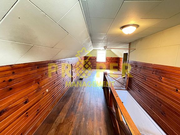 4th image of 305 Sandhurst Dr