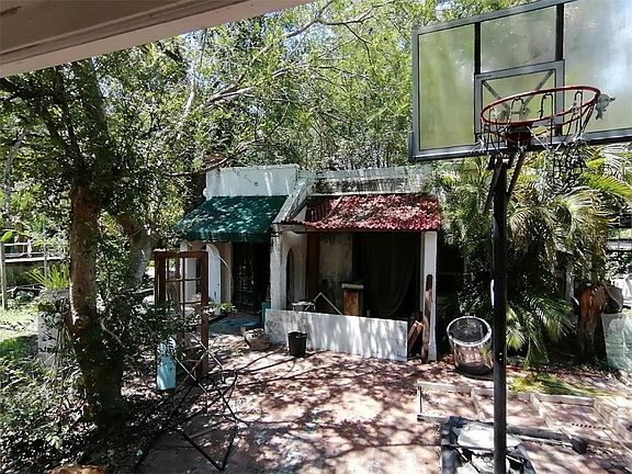 5th image of 4217 W Culbreath Ave