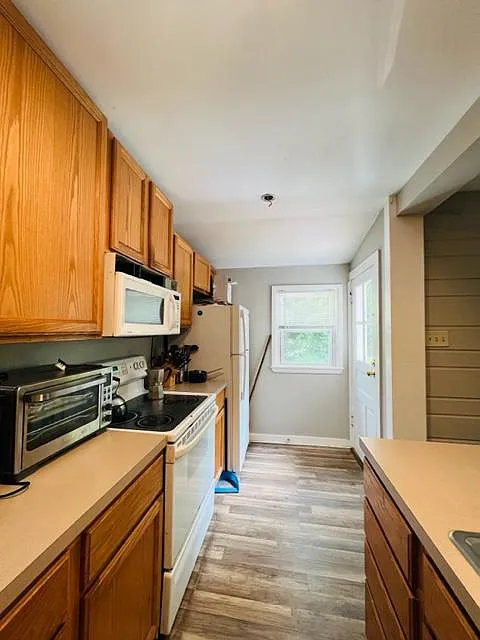 8703 Burdette Rd — Photo 3