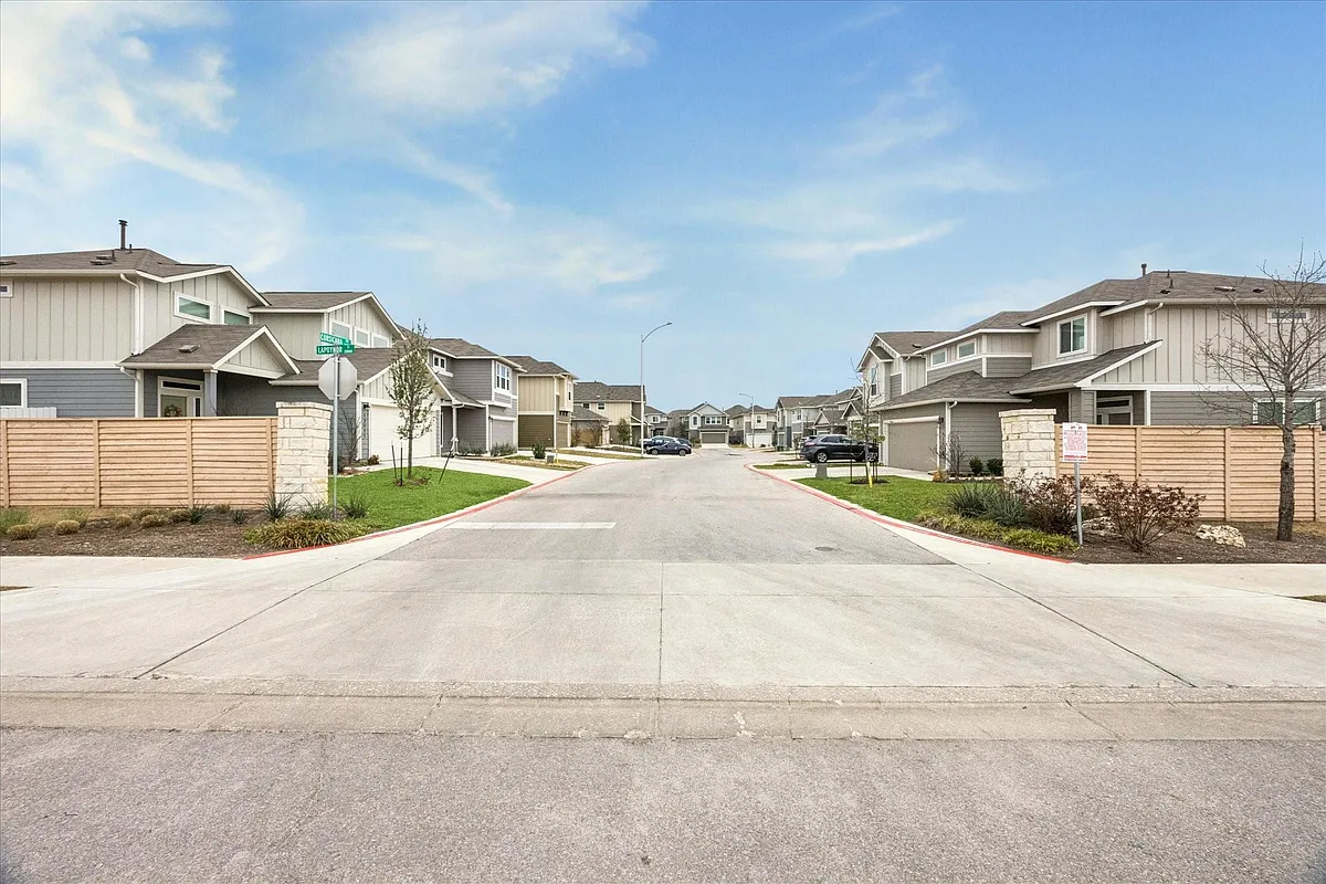 Building Photo - 12000 Corsicana Trl #18