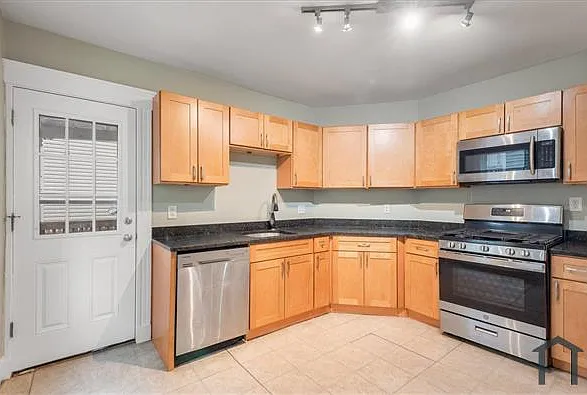 4 Bailey St #1 — Photo 10