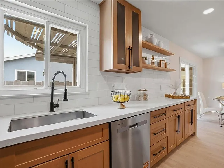 1630 Nicholas Dr — Photo 11
