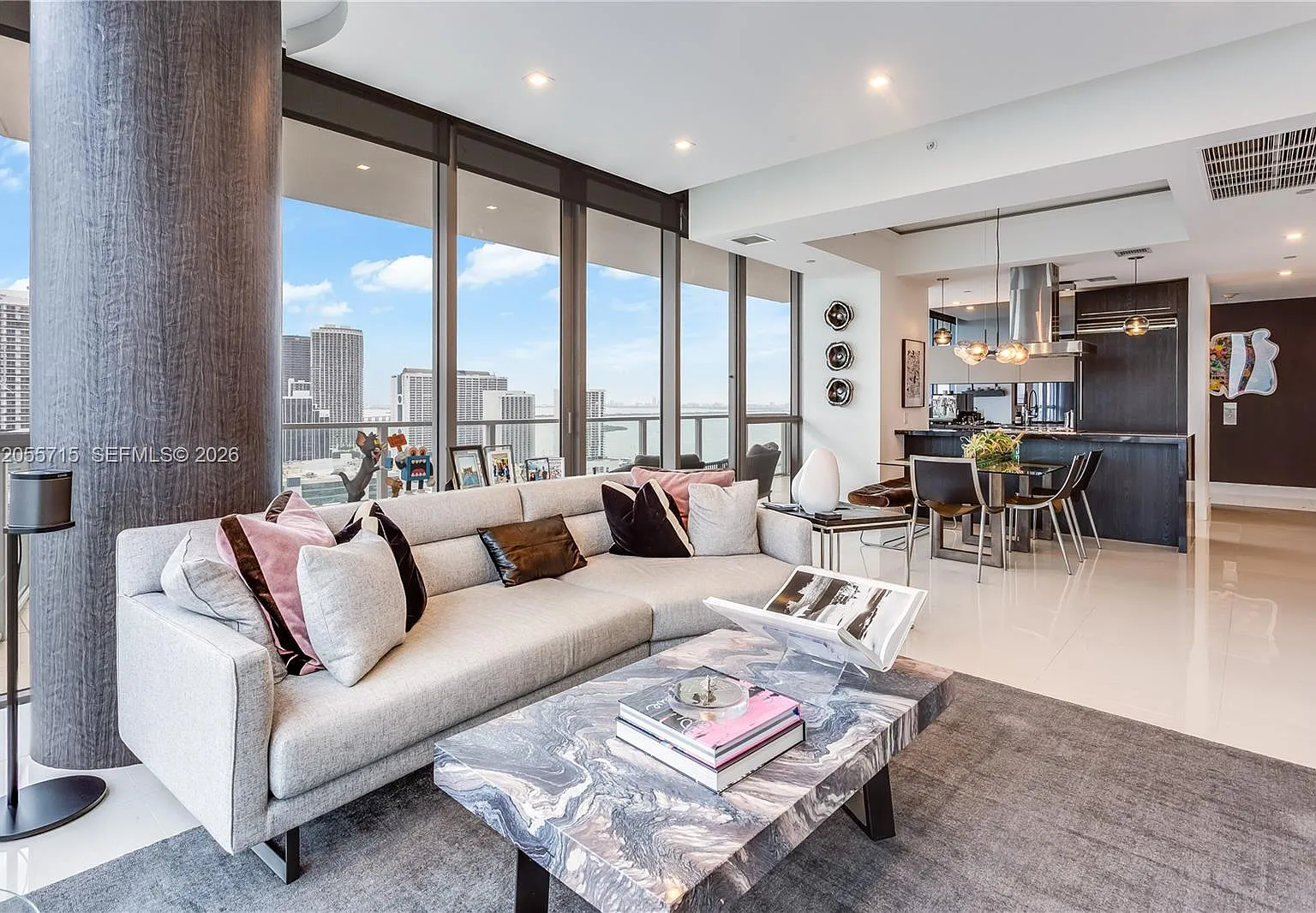 Marquis Condo — Photo 3