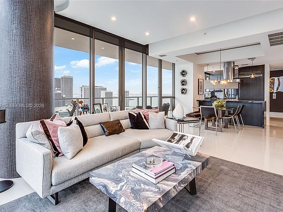 3rd image of 1100 Biscayne Blvd Unit 2708