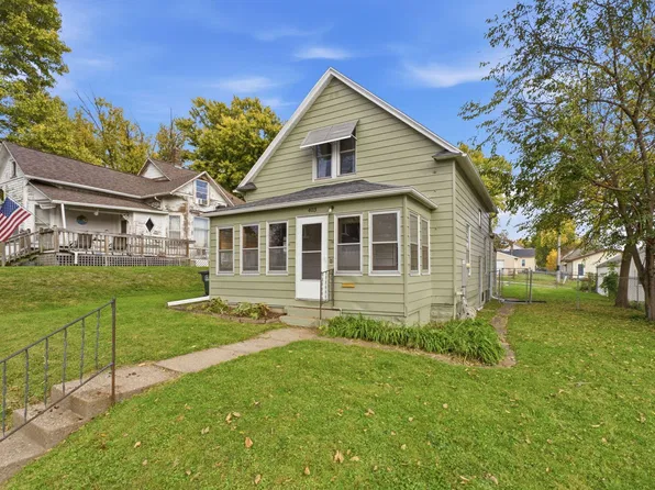 403 Munn St, Muscatine, IA 52761