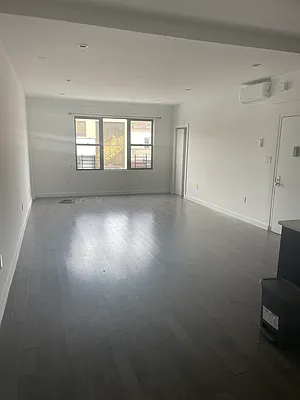 Rented by Royal House Realty, Inc. | media 8