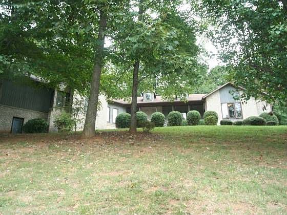 1st image of 40 Lombard Cir