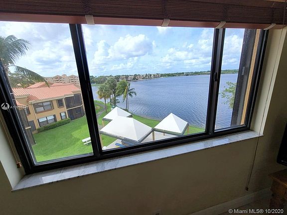 4th image of 15549 N Miami Lakeway N #306