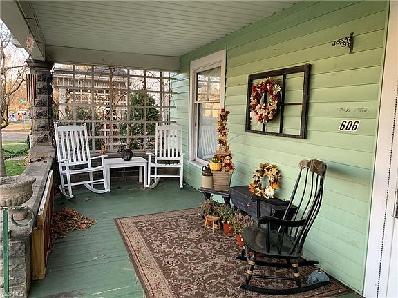 3rd image of 606 Ray Ave NW
