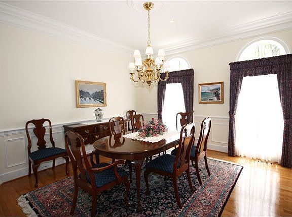 4th image of 805 Gouldman Ln