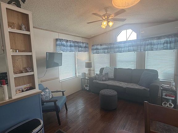 4th image of 8243 Cottontail Ln #117