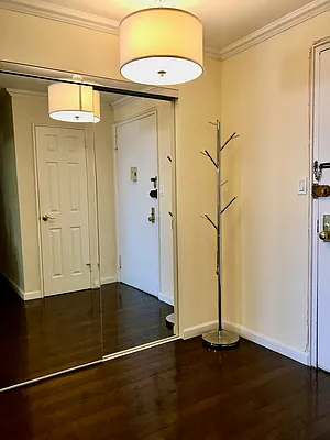 Rented by R New York | media 4