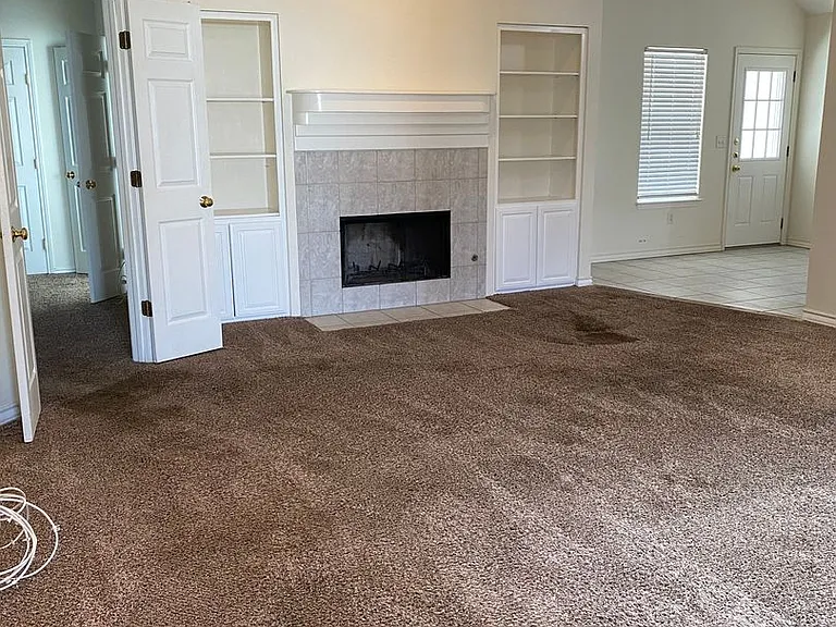 2206 Medford Ct — Photo 3