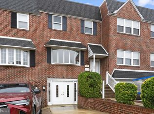 9865 Garvey Dr, Philadelphia, PA 19114