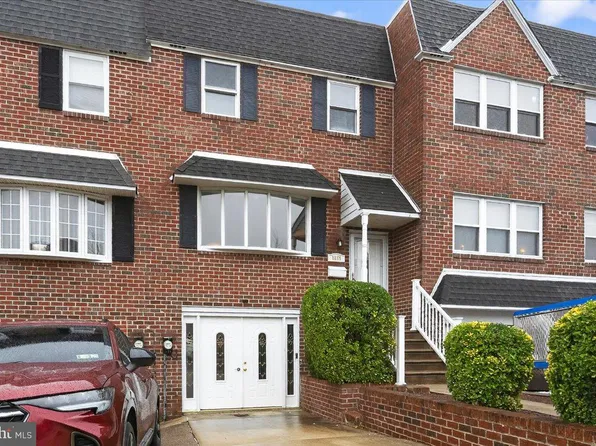 9865 Garvey Dr, Philadelphia, PA 19114