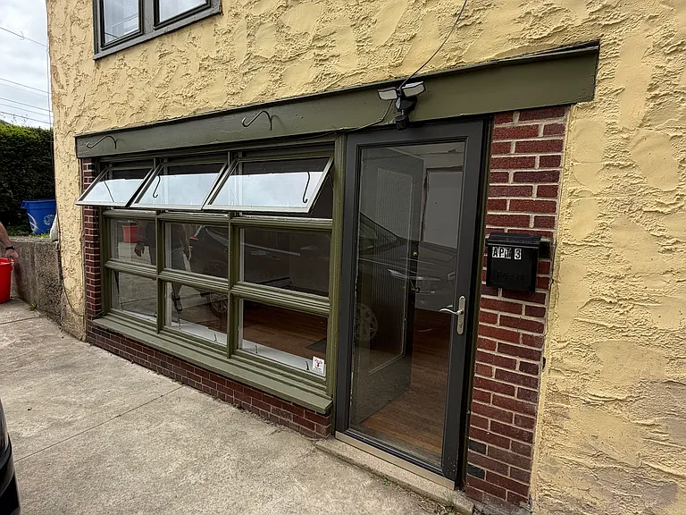 1517 Quincy Ave — Photo 3