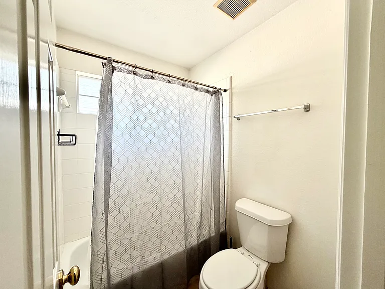 525 Salisbury Dr — Photo 33