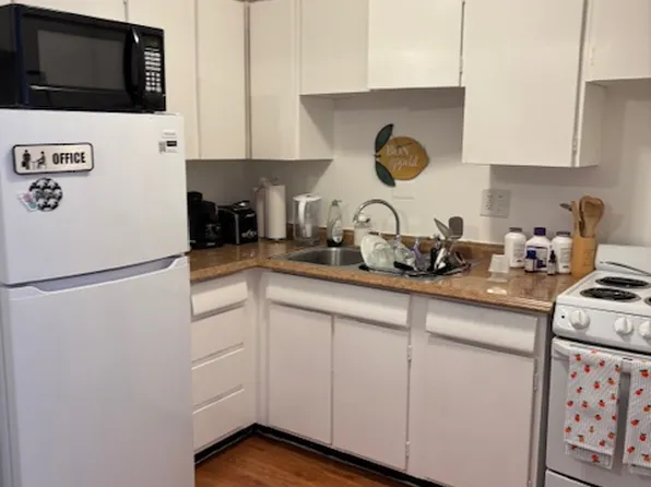 1040 Chicago Ave APT 204, Oak Park, IL 60302