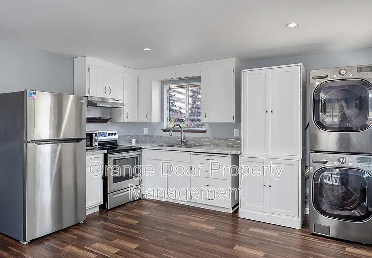 1613 Wheeler St S — Photo 1