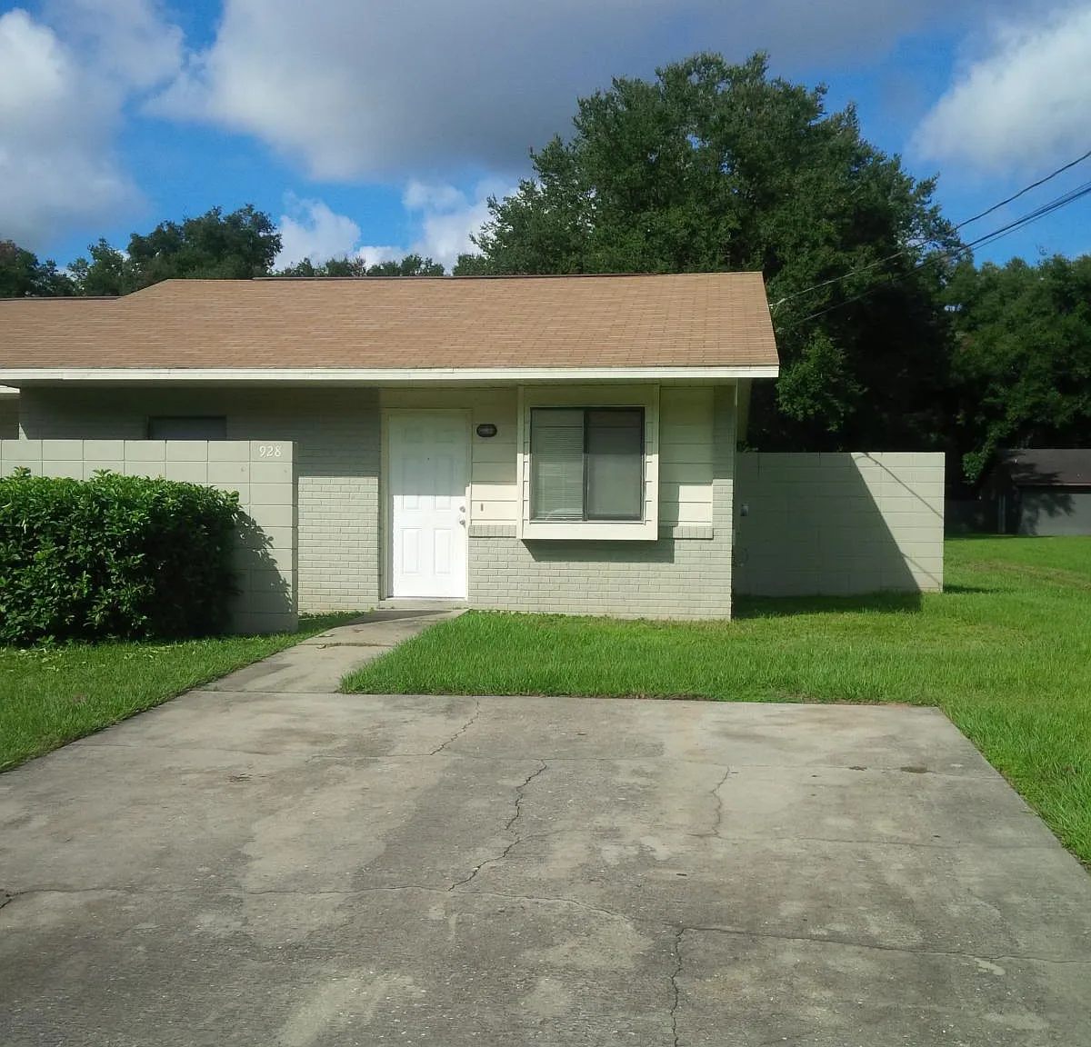 2 bed, 870 sqft, $1,100 — Photo 1