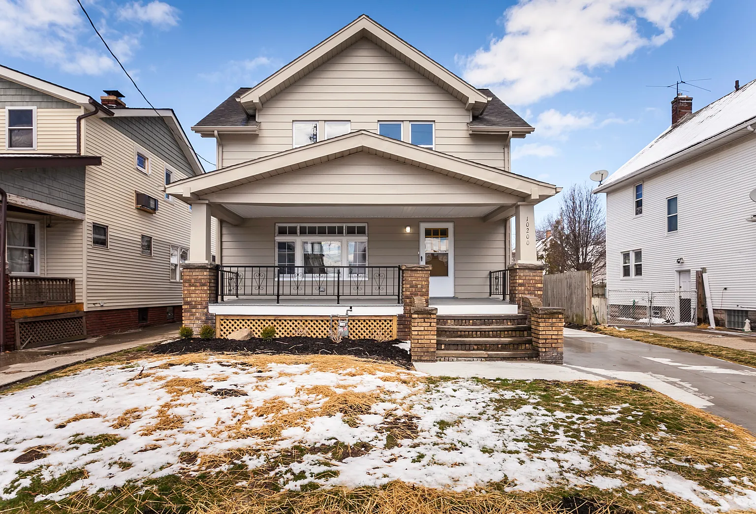 10200 Champion Ave photo 1