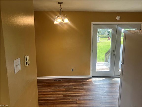 5th image of 458 Longstreet Ln