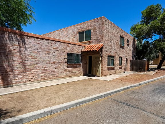 2nd image of 6633 E Calle La Paz