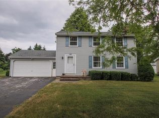 107 Oakhurst Dr, Rochester, NY 14617