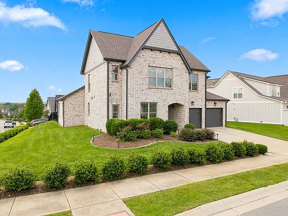 3rd image of 254 Croft Way