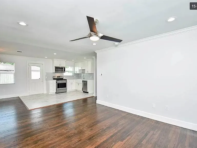 3907 Southlawn St — Photo 8
