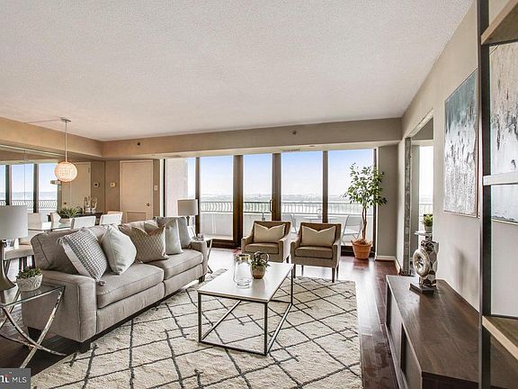 5th image of 1200 Crystal Dr APT 1112