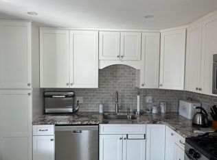 45 Edgelawn Ave APT 5, North Andover, MA 01845