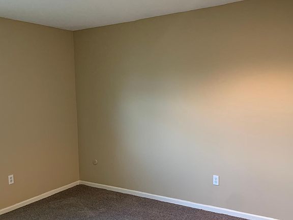 4th image of 106 NE Timbercreek Cir