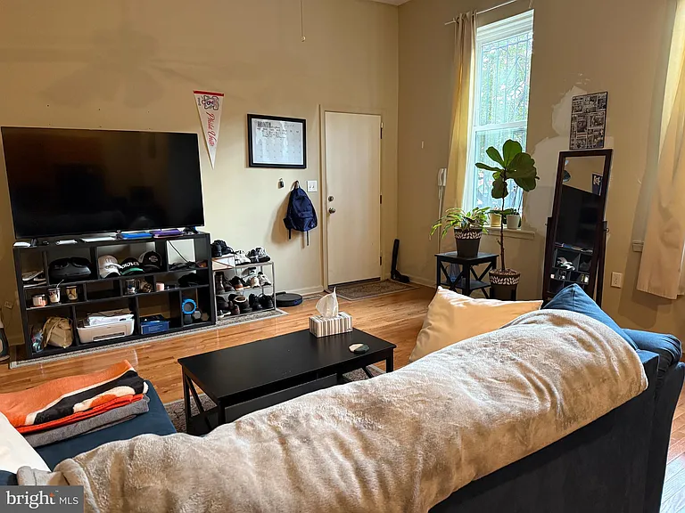 2545 Brown St #1 — Photo 3