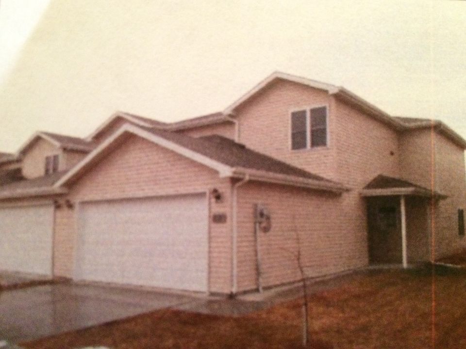 1st image of 3521 McLaughlin Dr