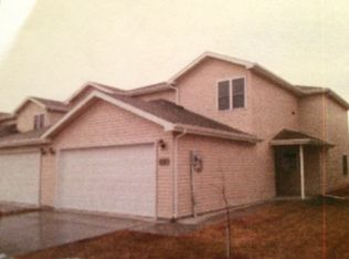 3521 McLaughlin Dr, Lincoln, NE 68516