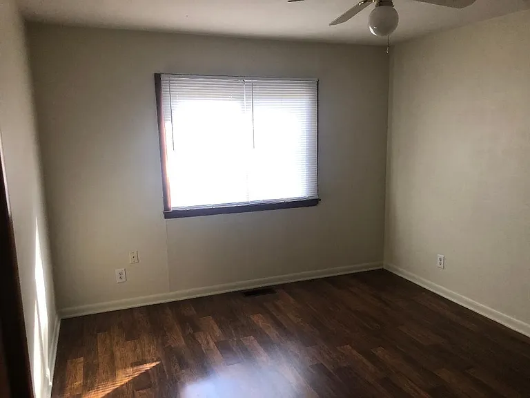 805 N Springer St — Photo 12