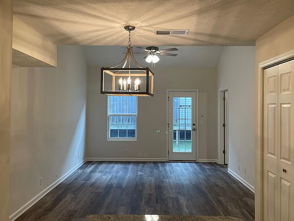 4th image of 4837 Chelanie Cir