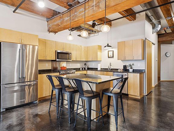 5th image of 406 Wacouta St Unit 609