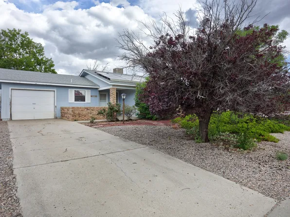 2720 Pinewood Dr SE, Rio Rancho, NM 87124