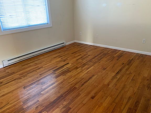 4th image of 1001 Parr Meadow Dr Floor 1