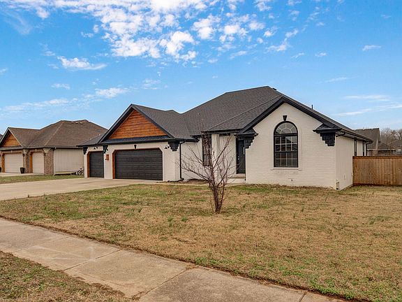 2nd image of 194 Meadowlark