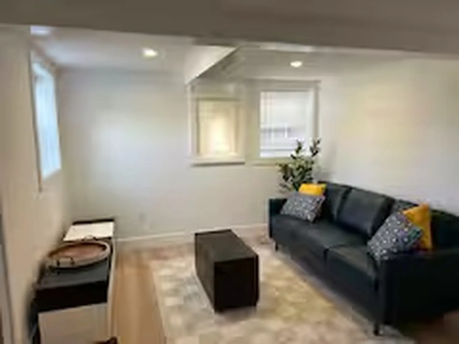 2 bed, $2,000 — Photo 2