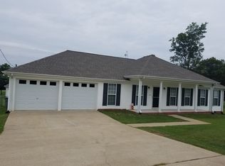 98 County Road 438, Killen, AL 35645